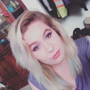 Meet your Posher, Becca